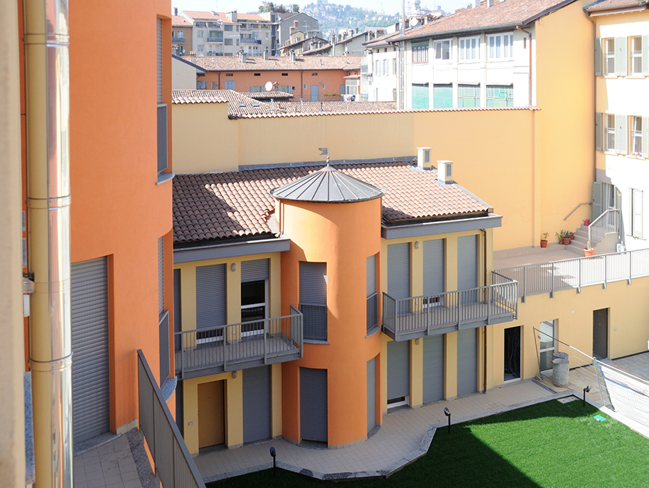 Residential building in Via Quarenghi